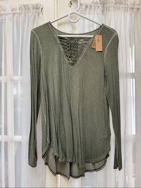 AEO NWT Long Sleeve Shirt